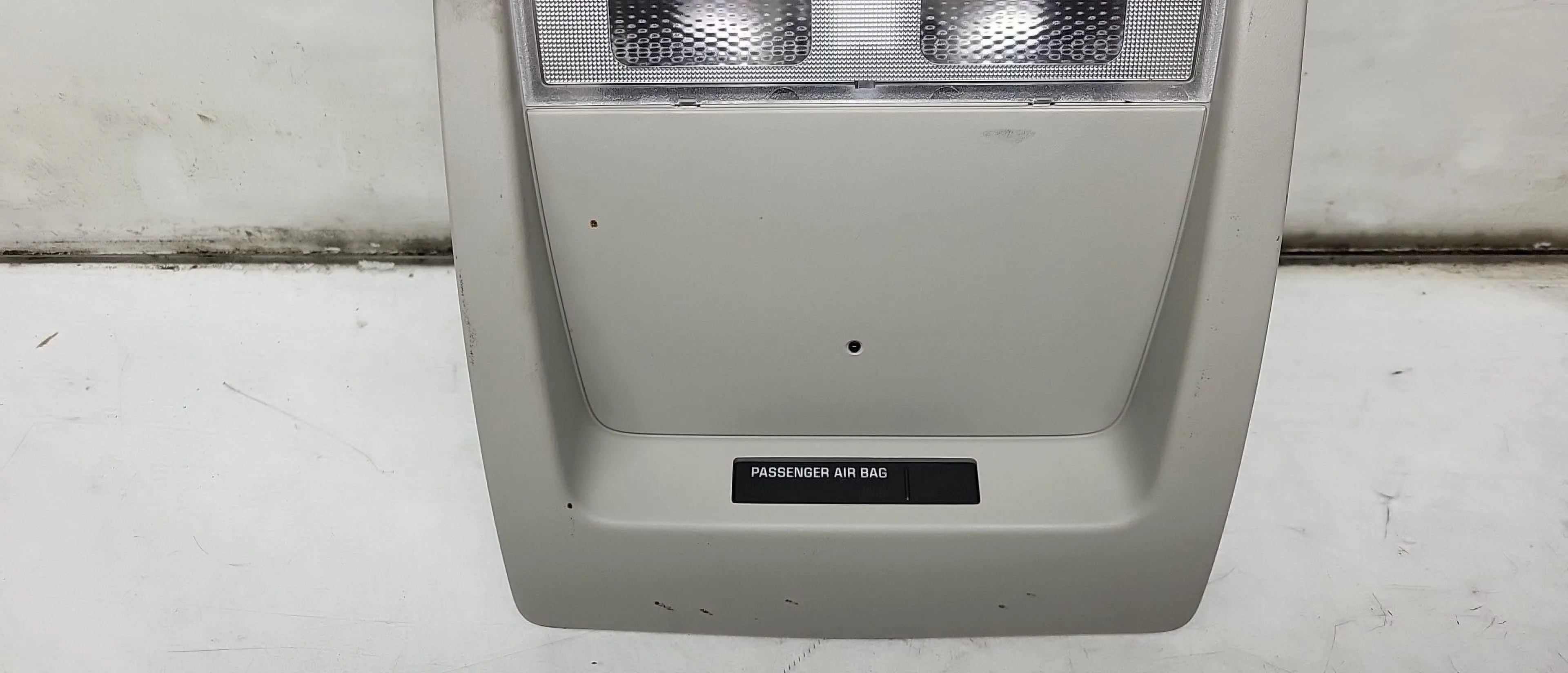 Pre-Owned 07 2007 GMC Yukon Overhead Roof Console with Sunroof Controls OEM (Good)