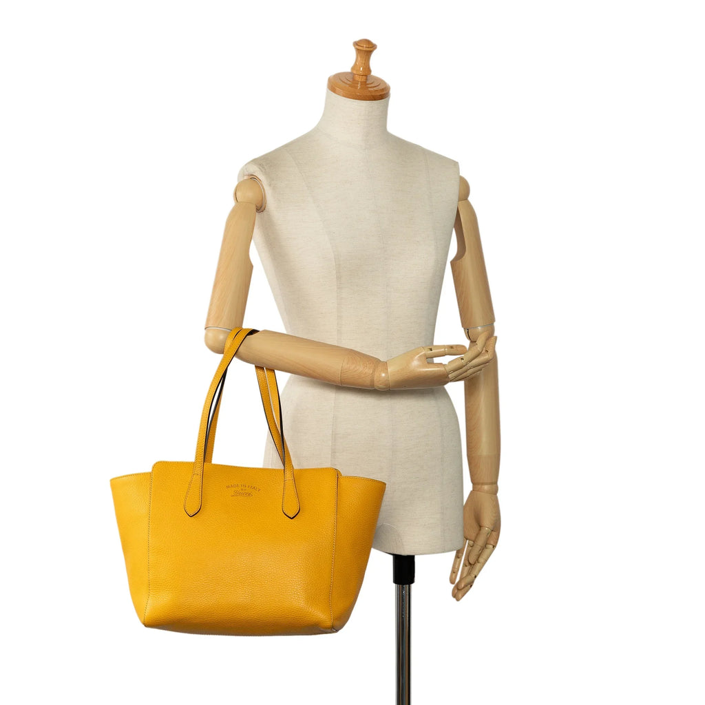 Pre-Owned Authenticated Gucci Medium Swing Tote Calf Leather Yellow Tote Bag Unisex (Good)