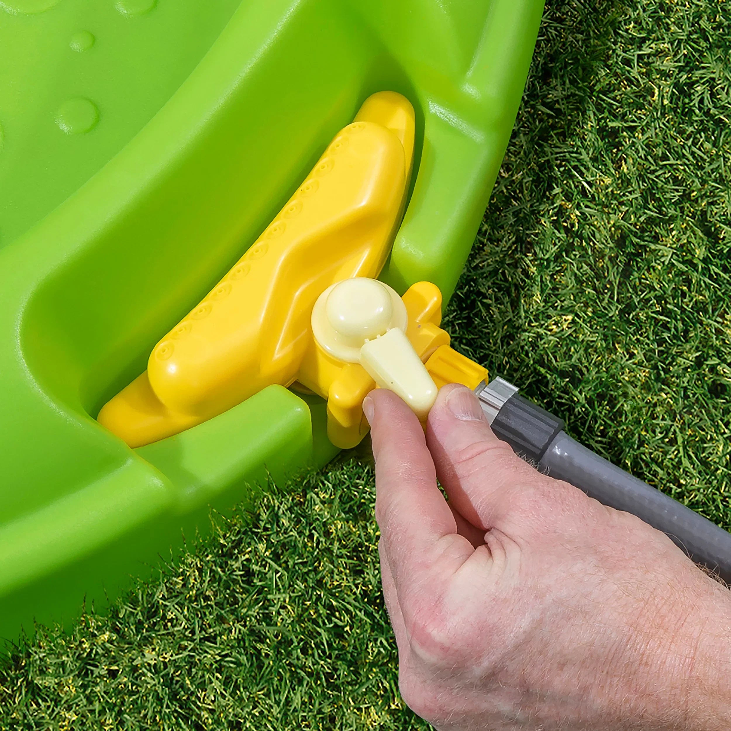 Step2 Waterbug Splash Pad Green Plastic Outdoor Water Playset for Toddlers