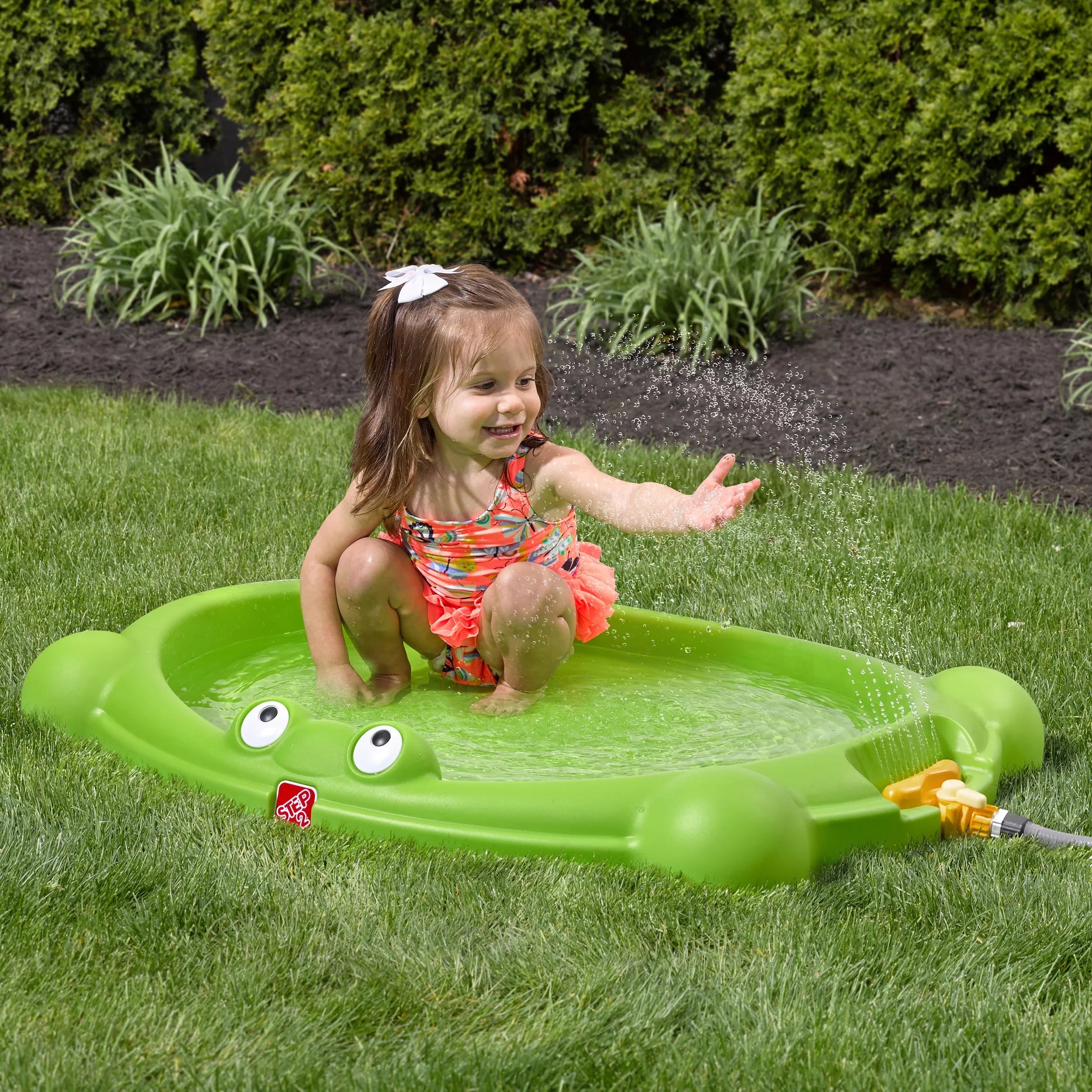 Step2 Waterbug Splash Pad Green Plastic Outdoor Water Playset for Toddlers