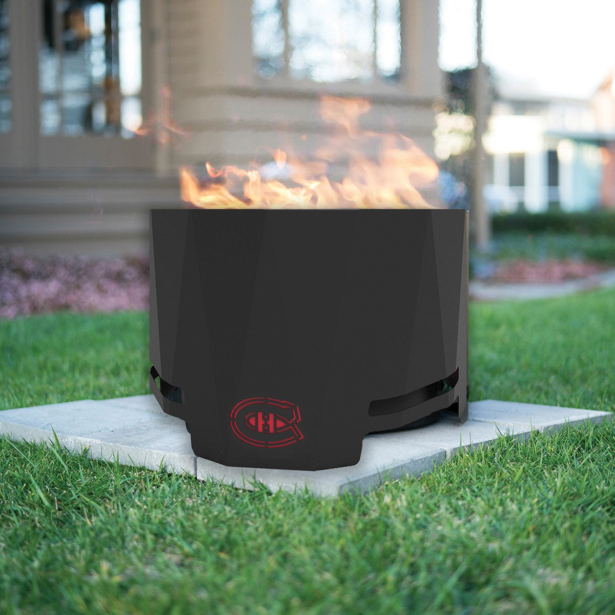 Montreal Canadiens 23.9'' x 16'' The Peak Patio Fire Pit