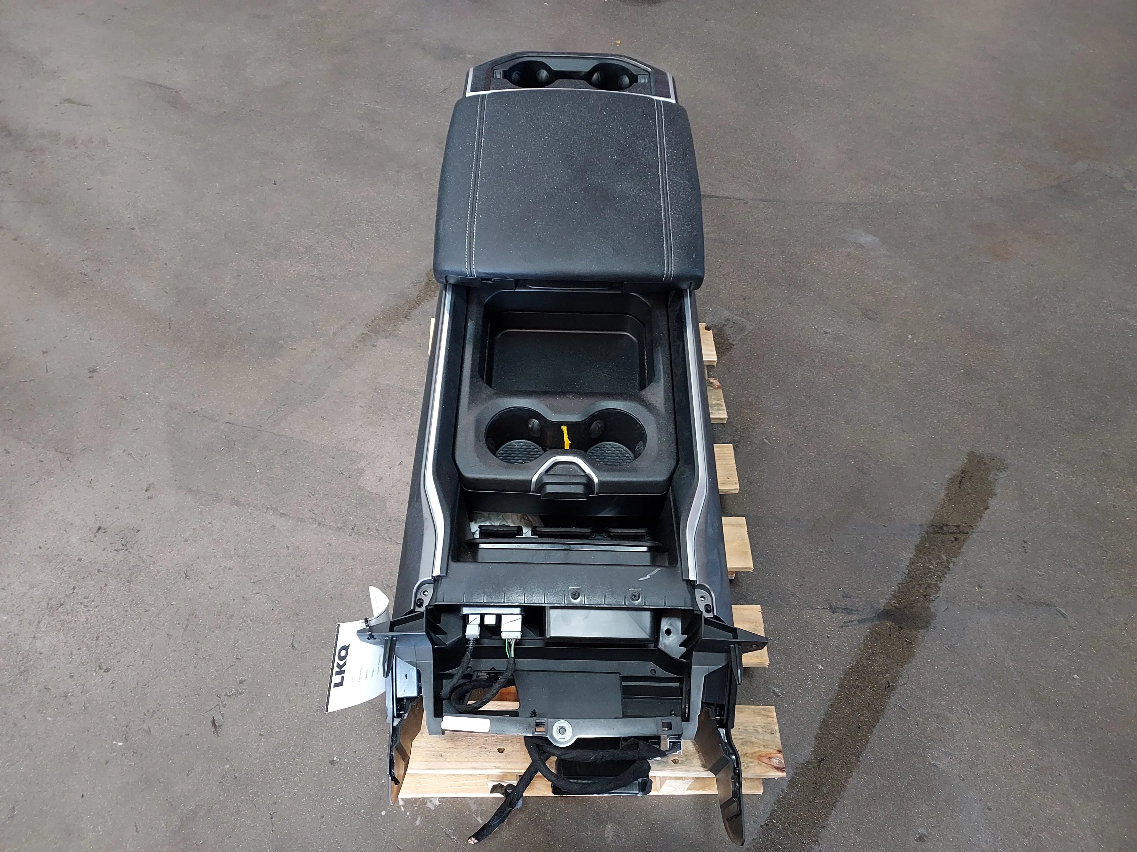 Pre-Owned 2019-2022 Dodge Ram 1500 Floor Center Console OEM LKQ (Good)