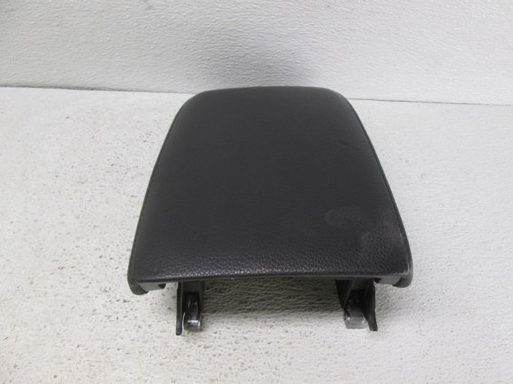 Pre-Owned 2010 Volkswagen Jetta Interior Black Leather Center Console Lid OEM LKQ (Good)