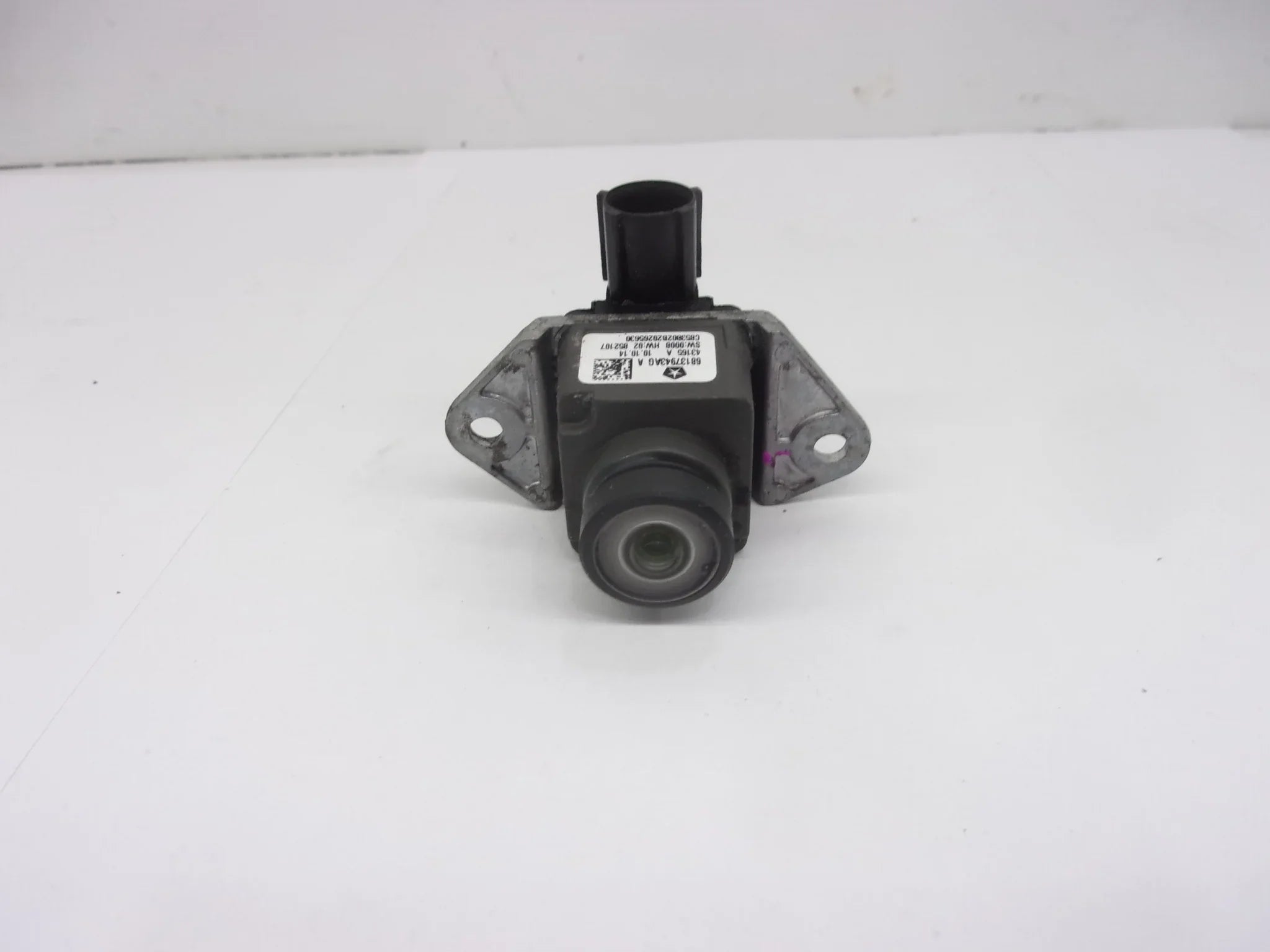 Pre-Owned 2014-2015 Jeep Grand Cherokee Rear View Backup Camera 68137943AG OEM (Good)