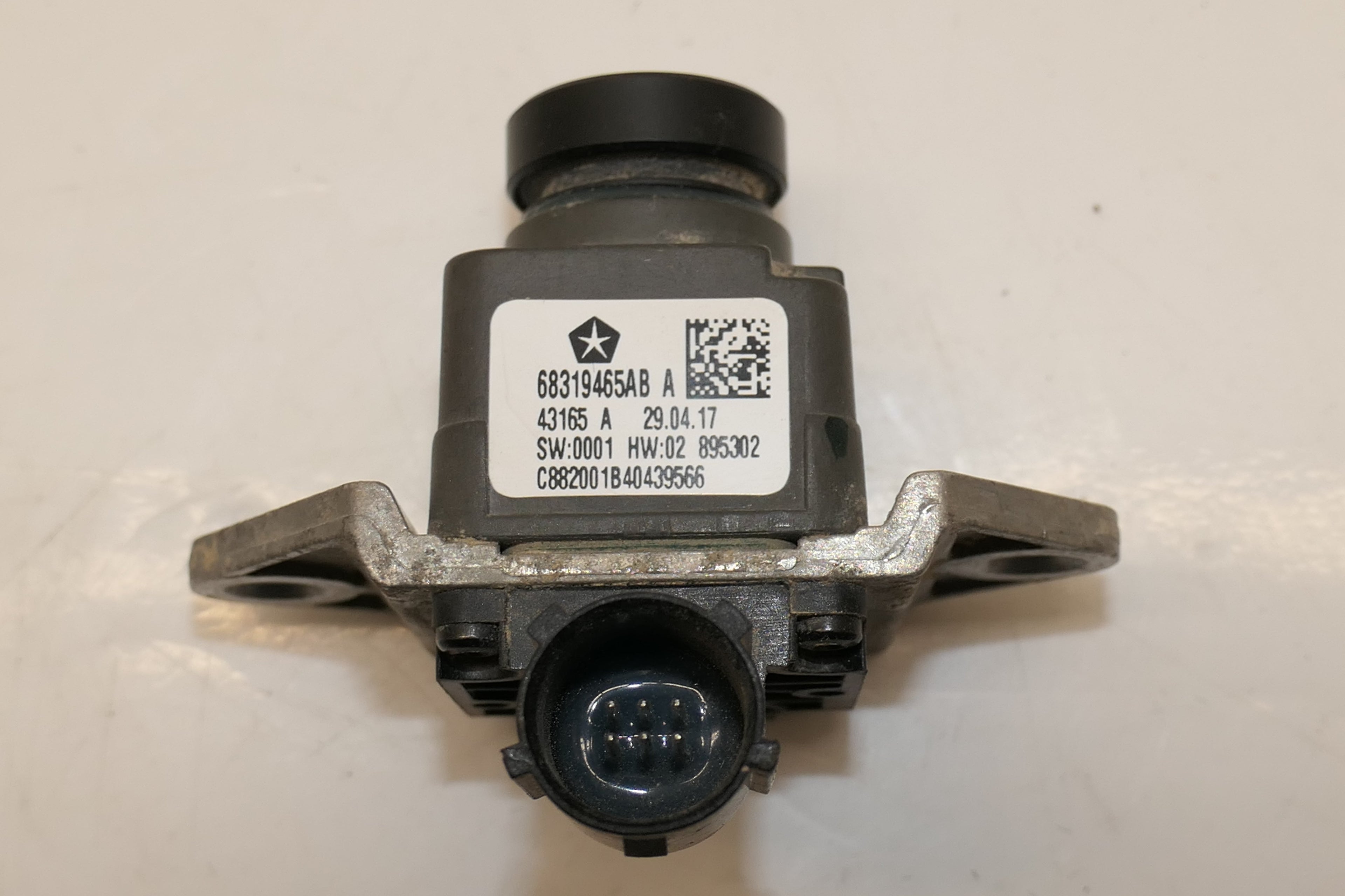 Pre-Owned 2017-2022 Jeep Grand Cherokee Rear View Back Up Camera OEM (Good)
