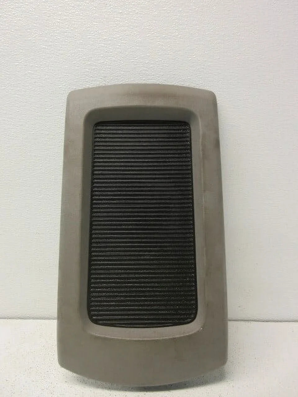 Pre-Owned 04 2004 Nissan Titan Center Console Lid OEM LKQ (Good)