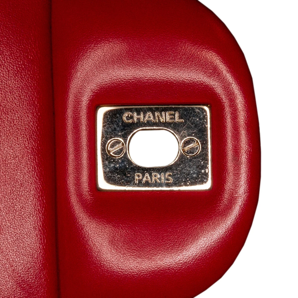 Pre-Owned Authenticated Chanel Jumbo Classic Perforated Lambskin Single Flap Leather Red Shoulder Bag Unisex (Good)