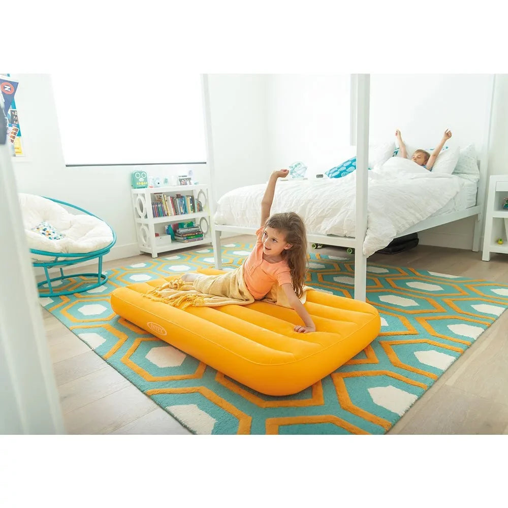 Intex Cozy Kidz Bright & Fun-Colored InfLatitudeable Air Bed w/ Carry Bag (2 Pack)