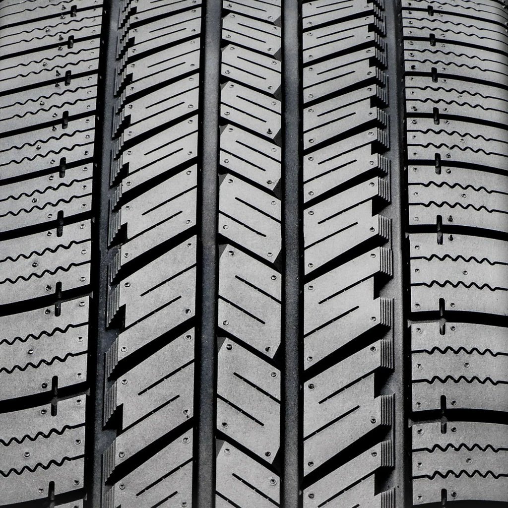BlackHawk Hiscend-H HT01 All Season 235/70R16 106T Light Truck Tire