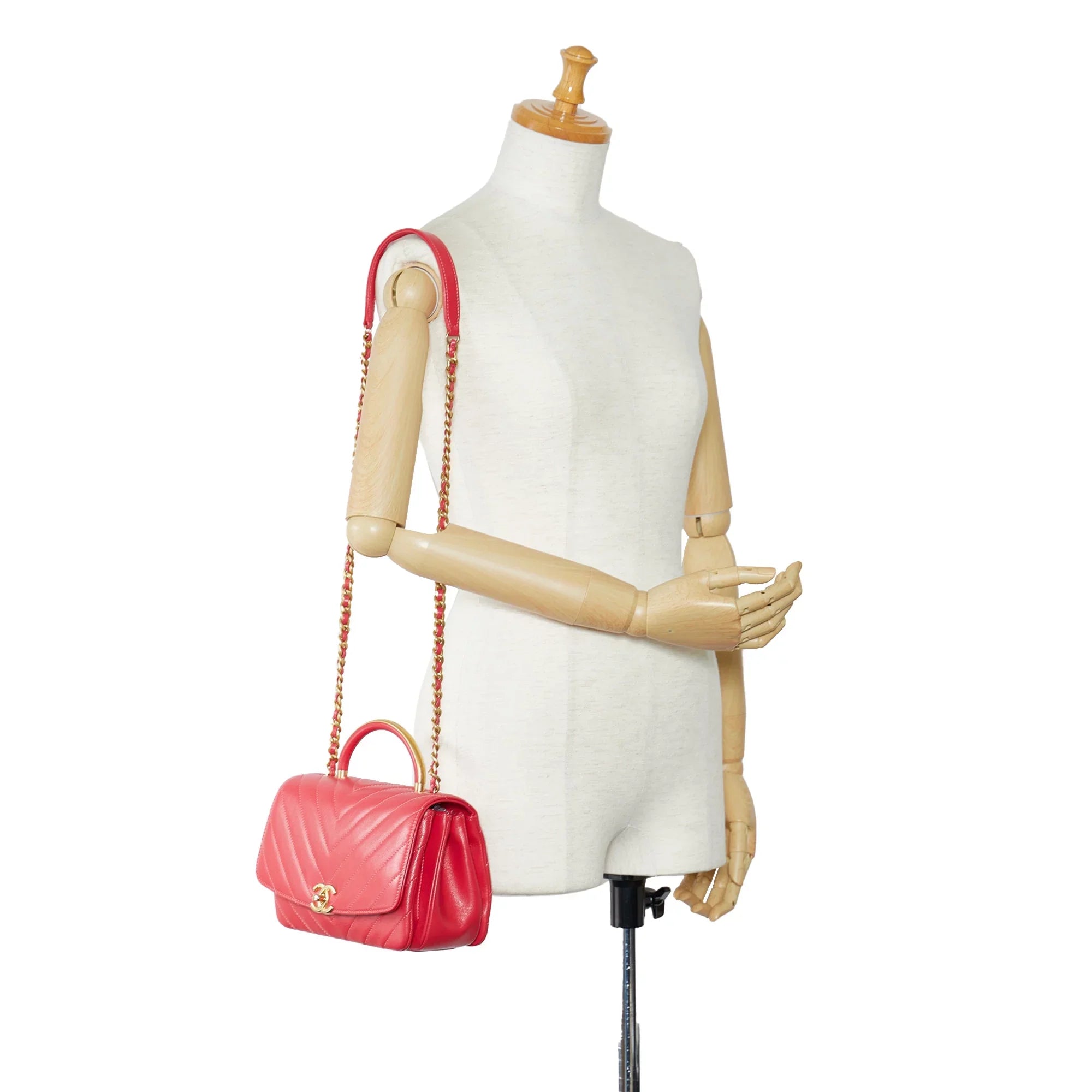 Pre-Owned Authenticated Chanel CC Chevron Flap Satchel Lambskin Leather Red Unisex (Good)
