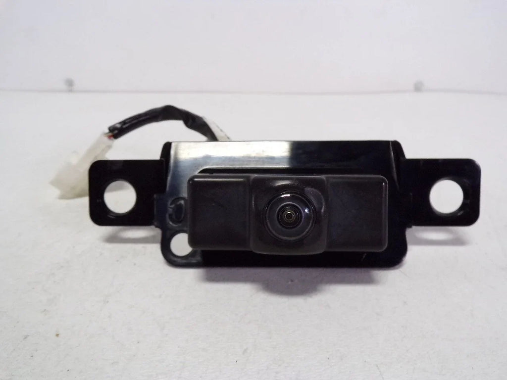 Pre-Owned 18 19 20 Toyota Camry Rear View Backup Camera OEM LKQ (Good)