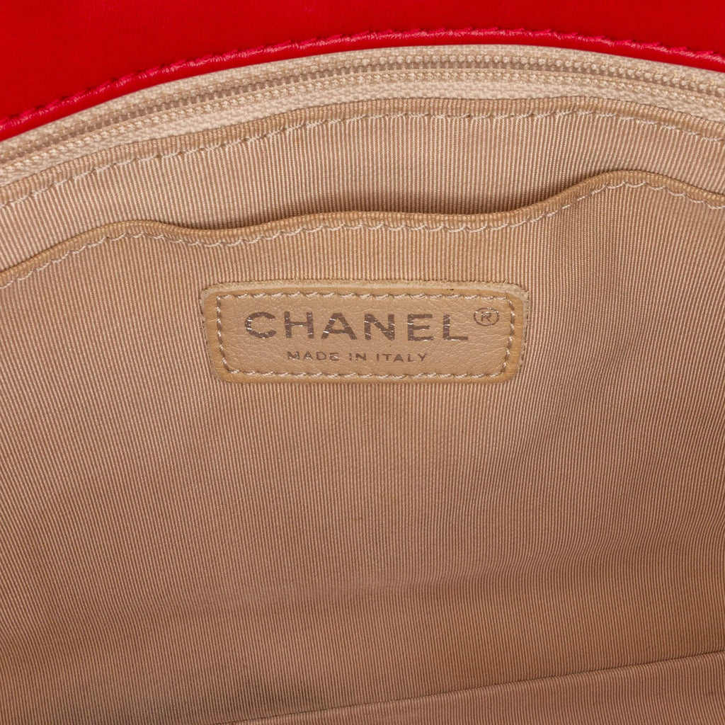 Pre-Owned Authenticated Chanel Jumbo Classic Perforated Lambskin Single Flap Leather Red Shoulder Bag Unisex (Good)